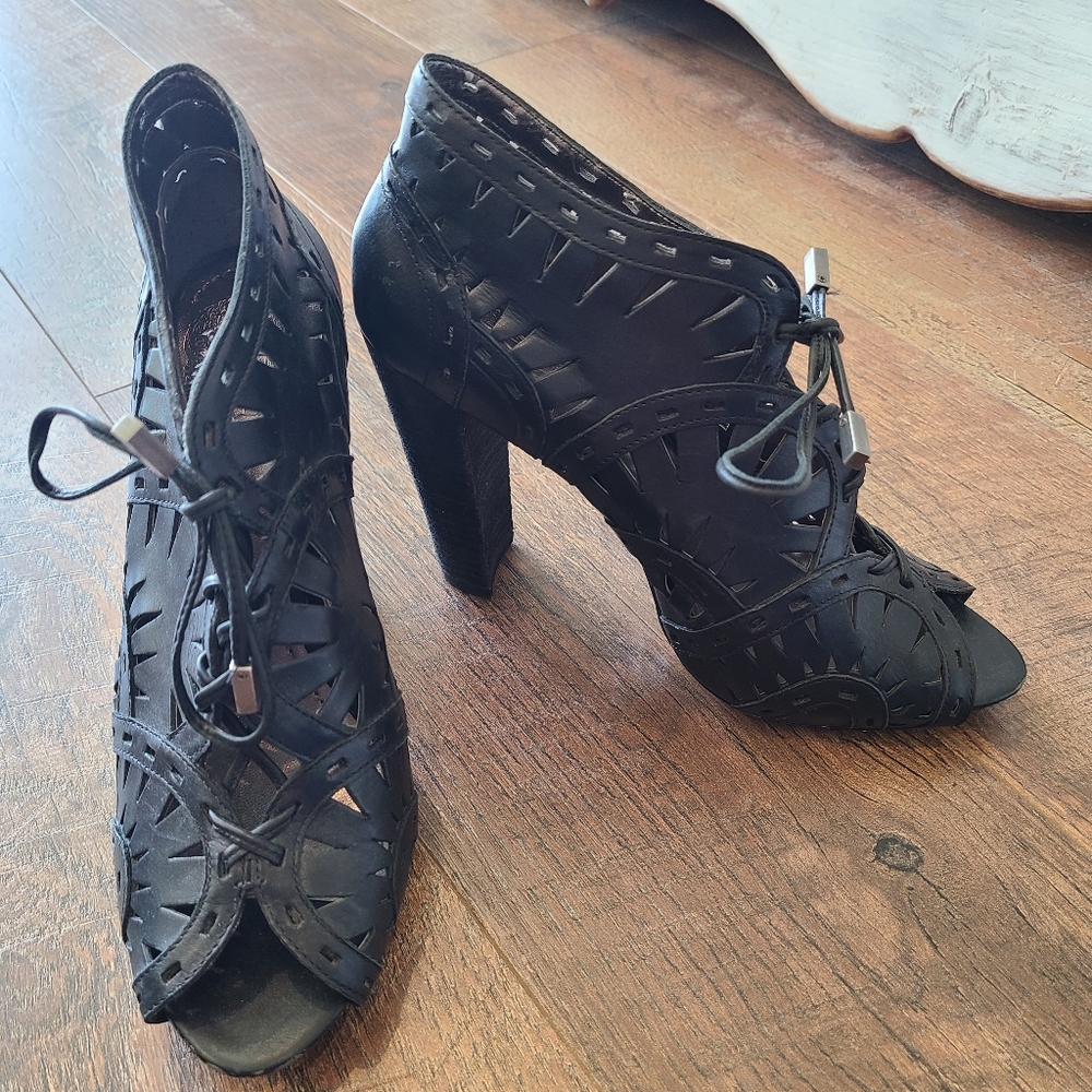 Vince Camuto Black Heels Size 7.5